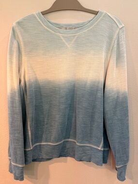 Tommy Bahama Light Blue Crewneck Top